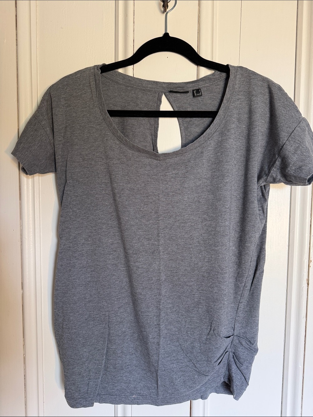 Mexx Casual Gray Scoop Neck Women’s Top with keyhole back.
